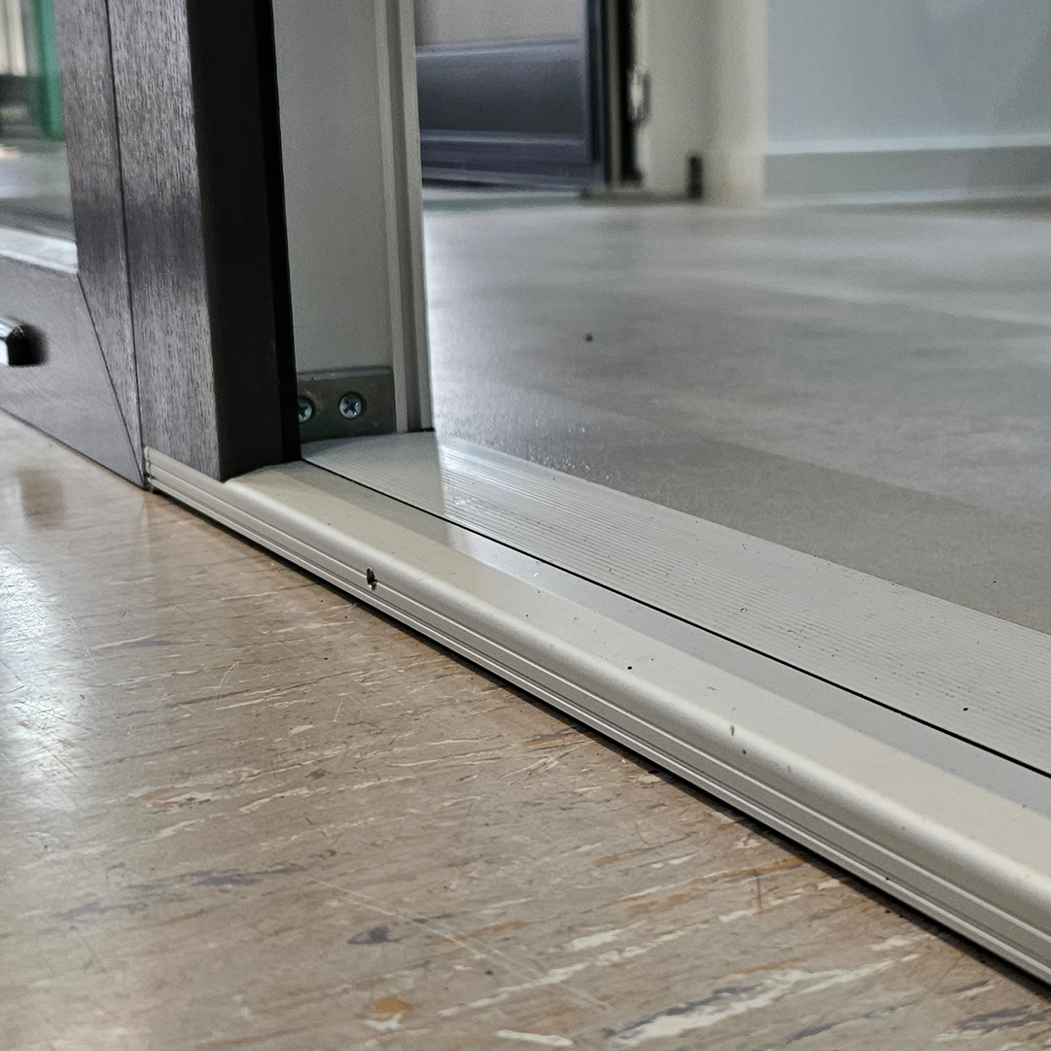 flache Bodenschwelle