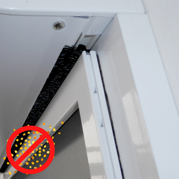 Mückengitter vor dem Rolladen