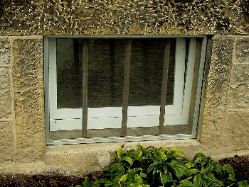 Kellerfenster-insektengitter